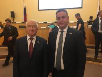 Андрей Осадчук поздравил депутатов Тюменской областной Думы с 25-летием.